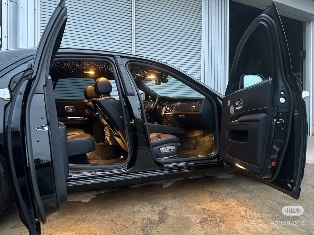 Rolls-Royce Ghost luxury chauffeur interior in Japan